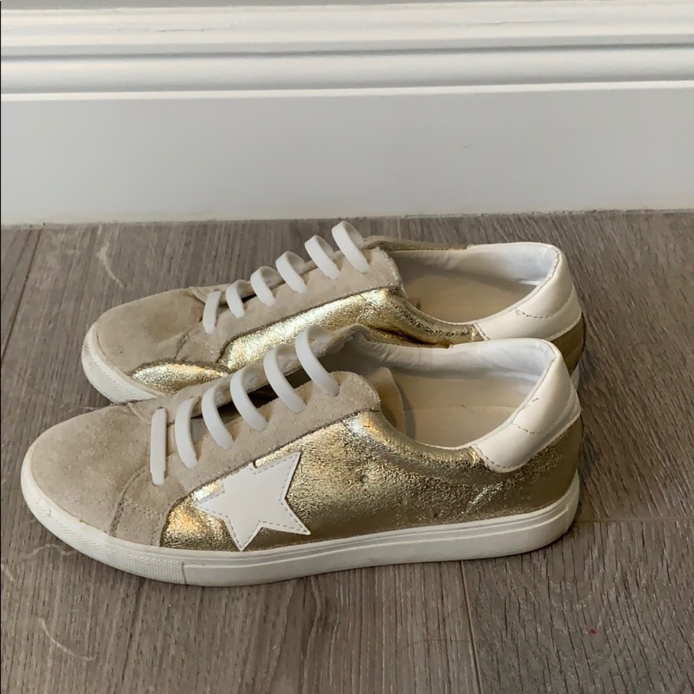 Metallic Star Sneaker Comfy Sole